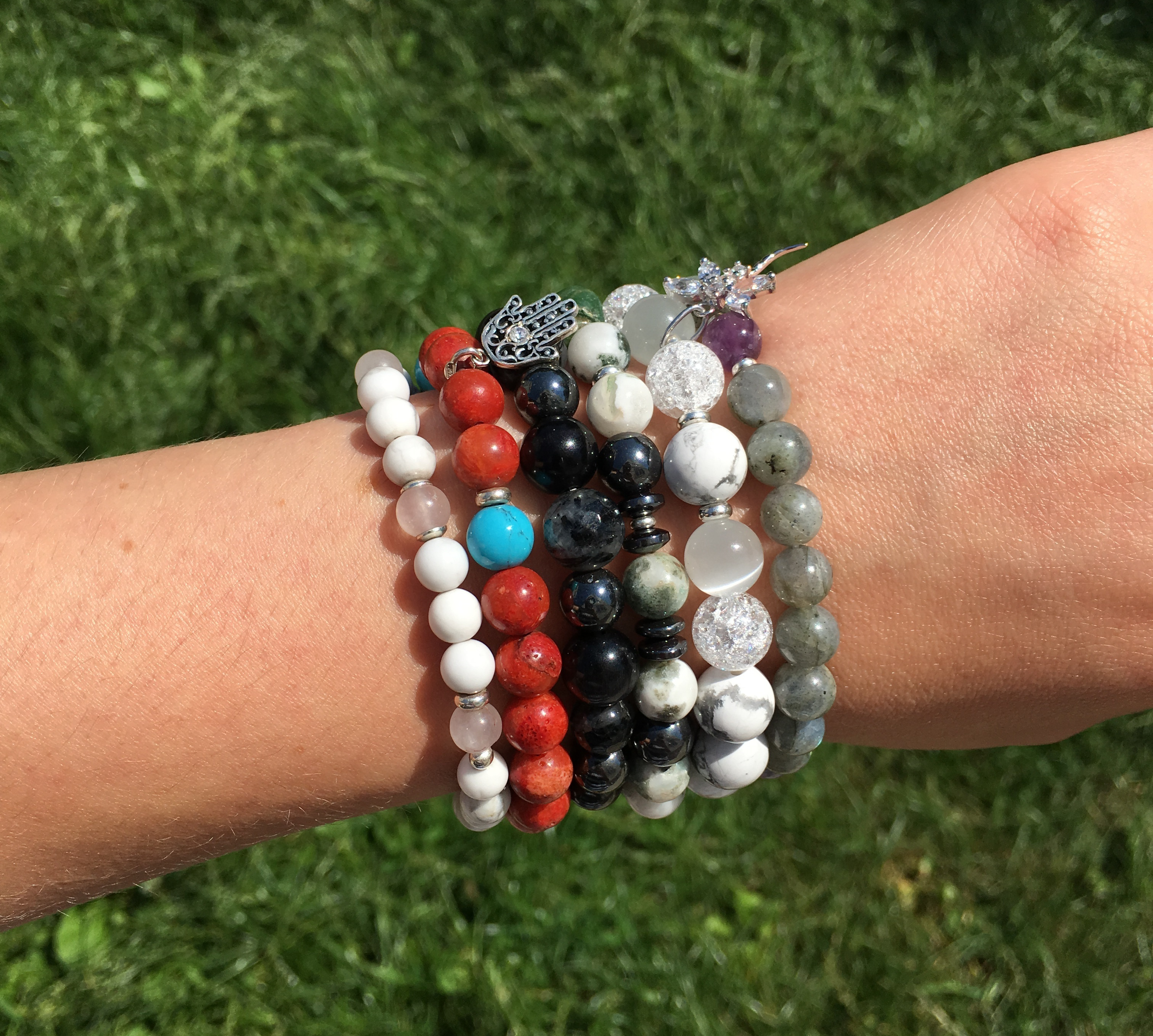 The effect of  Positive Energy Bracelets depends on the type of gemstone fitted inside it. You can choose from these major seven gemstones for maximum benefit.